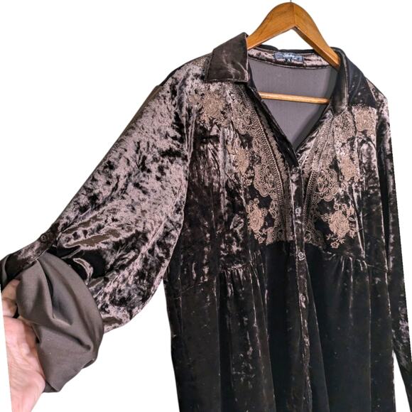 Andree by Unit Velvet Embroidered Floral Tunic Top 1X Brown Button Roll Tab Sl - Picture 7 of 11